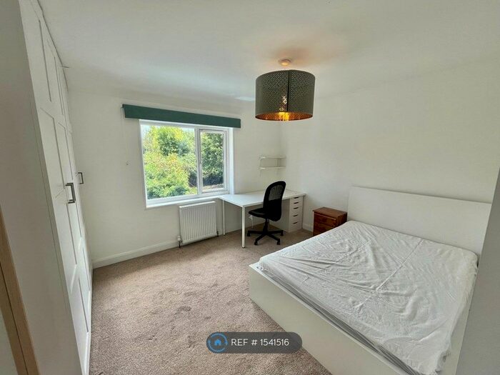 6 Bedroom Detached House To Rent In Cameron Walk, Bristol, BS7