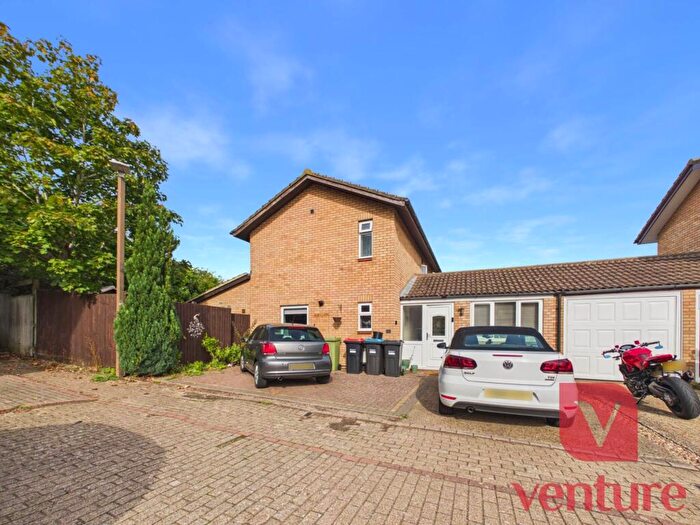 4 Bedroom Detached House To Rent In Minton Close, Blakelands, MK14