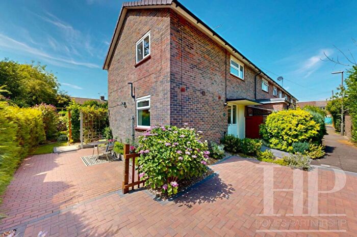 3 Bedroom End Of Terrace House For Sale In Railey Road, Crawley, RH10