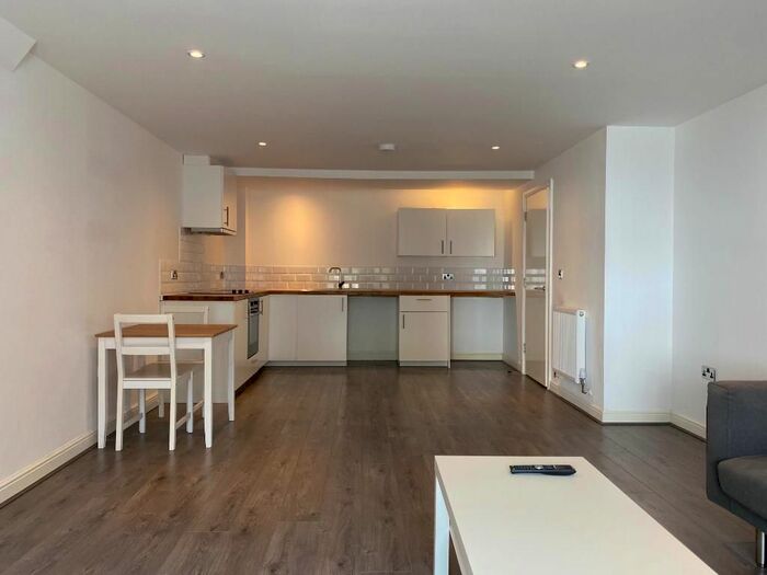 1 Bedroom Flat To Rent In High Street, Runcorn, WA7