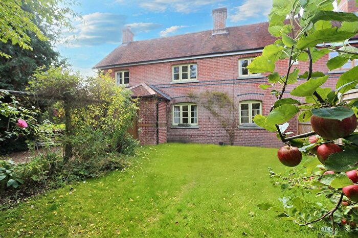 4 Bedroom Semi-detached House For Sale In Police Station Lane, Droxford, SO32