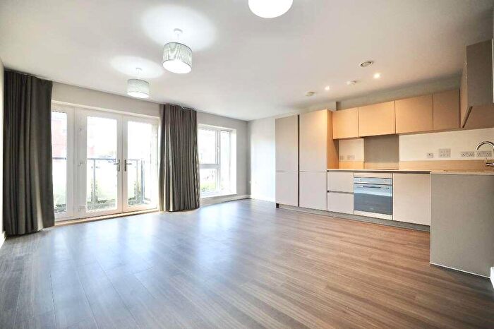 1 Bedroom Flat To Rent In Luna Court, Loughton, IG10