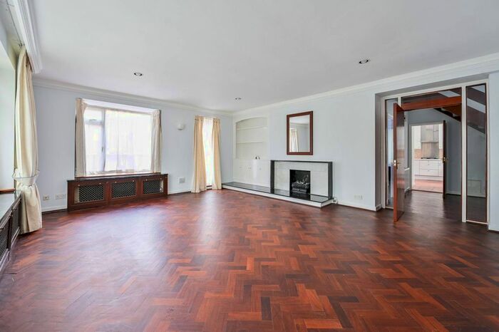 5 Bedroom Detached House To Rent In Alleyn Park, Dulwich, London, SE21