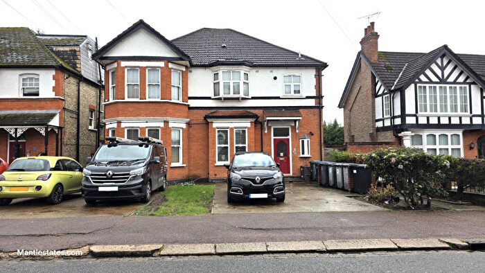 1 Bedroom Flat For Sale In Park Road, East Barnet, EN4