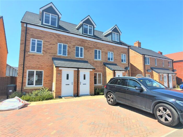 3 Bedroom Property To Rent In Ghent Field Circle, Thurston, Bury St. Edmunds, IP31