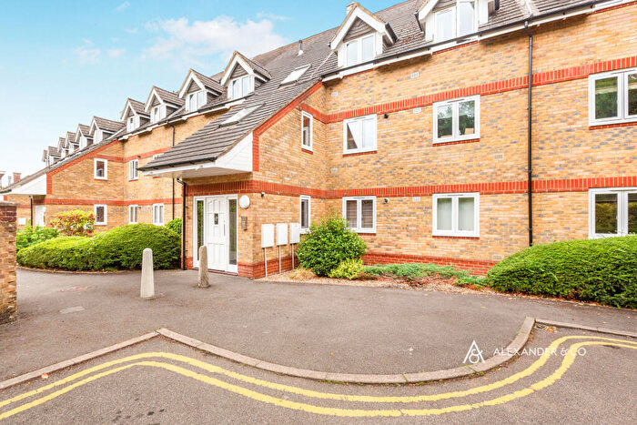 2 Bedroom Apartment To Rent In Greenes Court, HP4