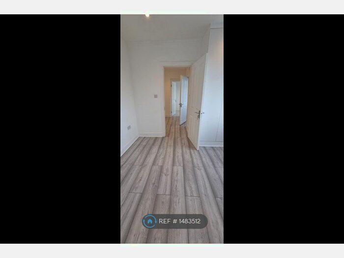 Studio To Rent In Holmstall Avenue, Edgware, HA8