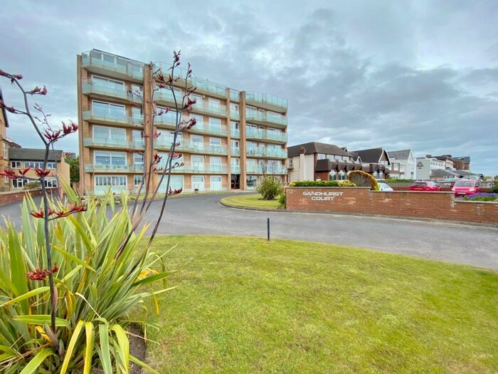 2 Bedroom Flat To Rent In Sandhurst Court, South Promenade, Lytham St. Annes, FY8