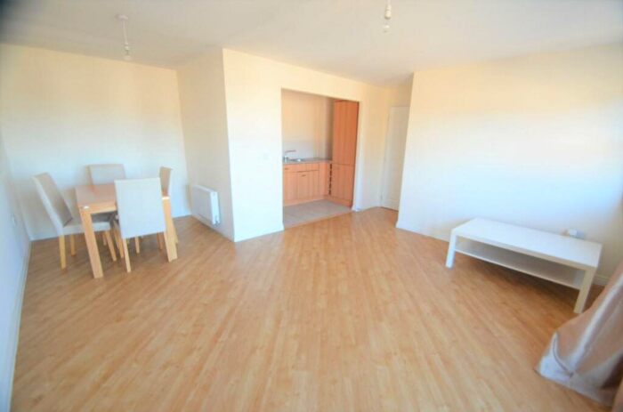 2 Bedroom Flat To Rent In Bressay Drive, Mill Hill, NW7