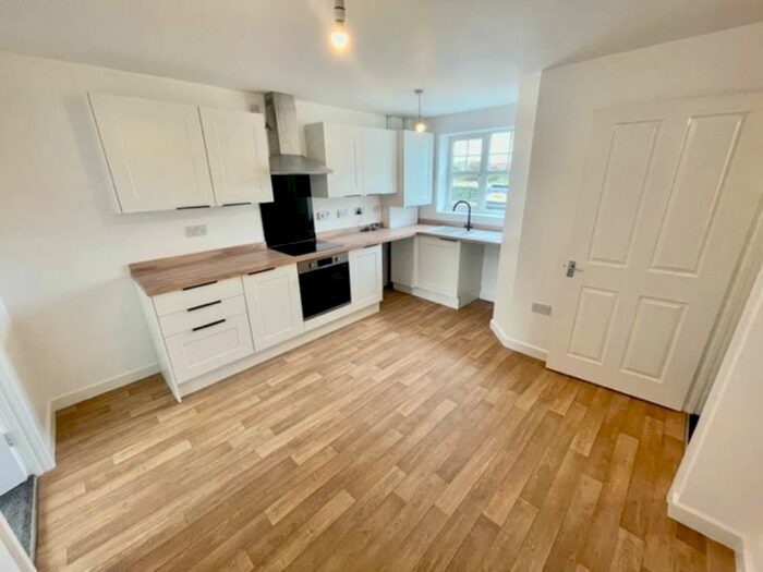 3 Bedroom Semi-detached House To Rent In Woodcross Avenue, Grimethorpe, Barnsley, S72