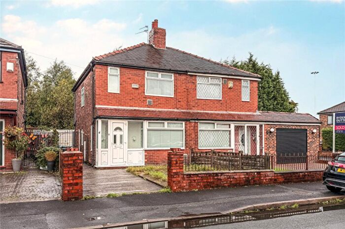3 Bedroom Semi Detached House For Sale In Edgeware Road, Chadderton, Oldham, Greater Manchester, OL9