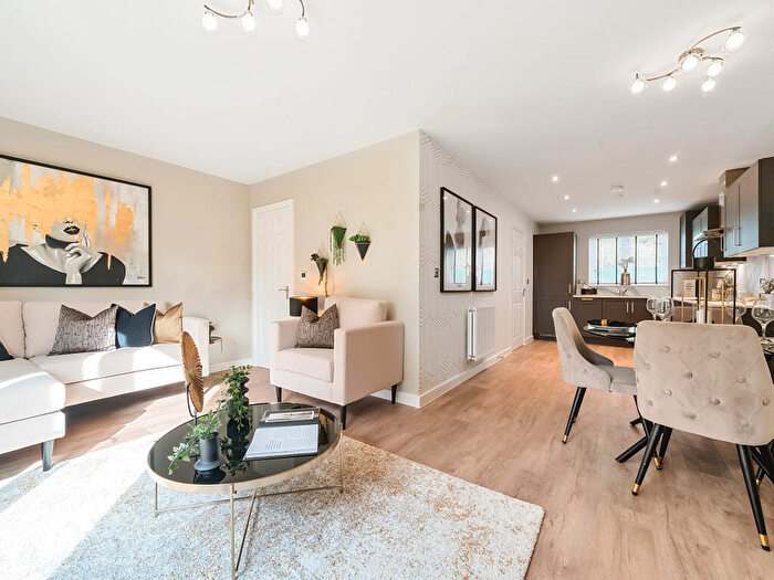 4 Bedroom Semi-Detached House For Sale In Kelvedon Road Tiptree, CO5
