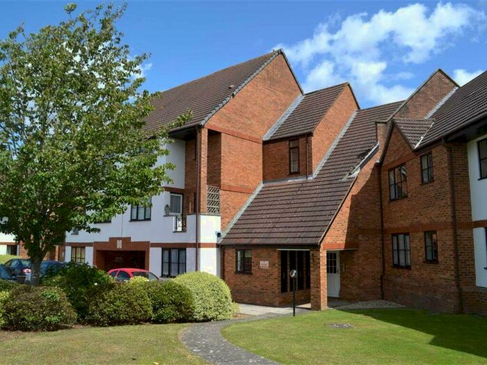 1 Bedroom Apartment To Rent In Ridge Green, Swindon, Wiltshire, SN5