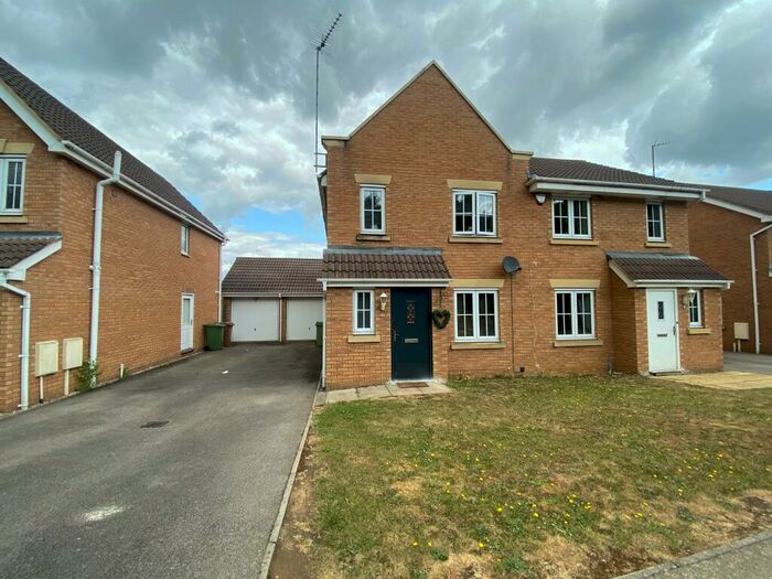 3 Bedroom House To Rent In Bacon Road, Wellingborough, NN8