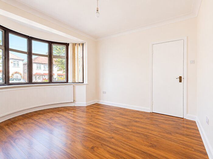 4 Bedroom Terraced House To Rent In Trinity Avenue, Bush Hill Park, EN1