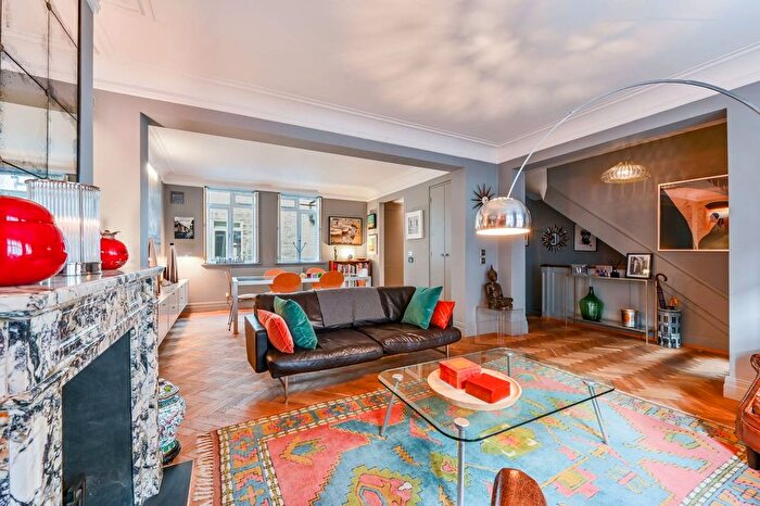 2 Bedroom Flat For Sale In De Walden Street, Marylebone, London, W1G