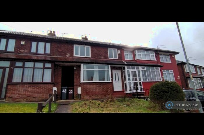 3 Bedroom Terraced House To Rent In Broomhall Road, Manchester, M9