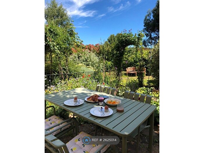 2 Bedroom Terraced House To Rent In Worcester Place, Bath, BA1