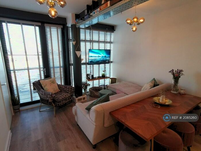 3 Bedroom Flat To Rent In Channelsea Road, London, E15