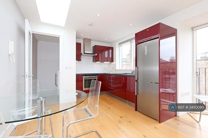 2 Bedroom Semi-Detached House To Rent In Farleigh Place, London, N16