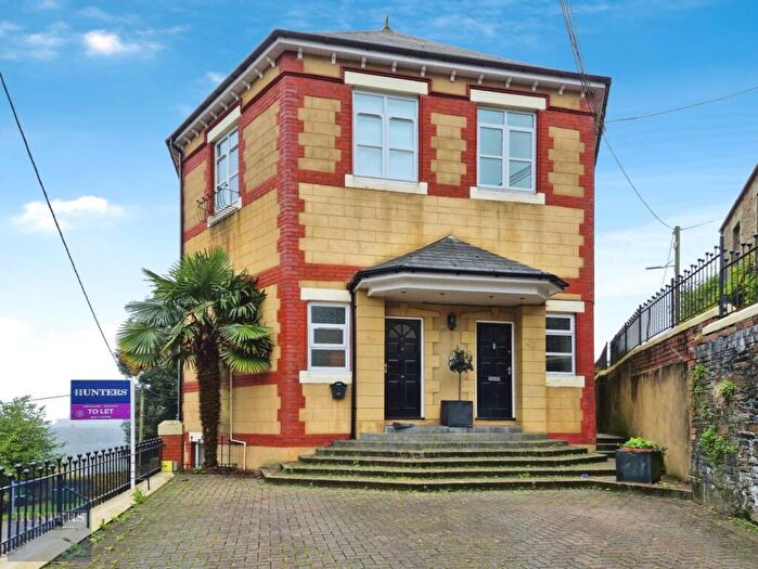 2 Bedroom Duplex To Rent In High Street, Llantrisant, Pontyclun, CF72