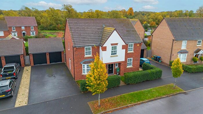 4 Bedroom Detached House For Sale In Water Furrows, Long Itchington, Southam, CV47