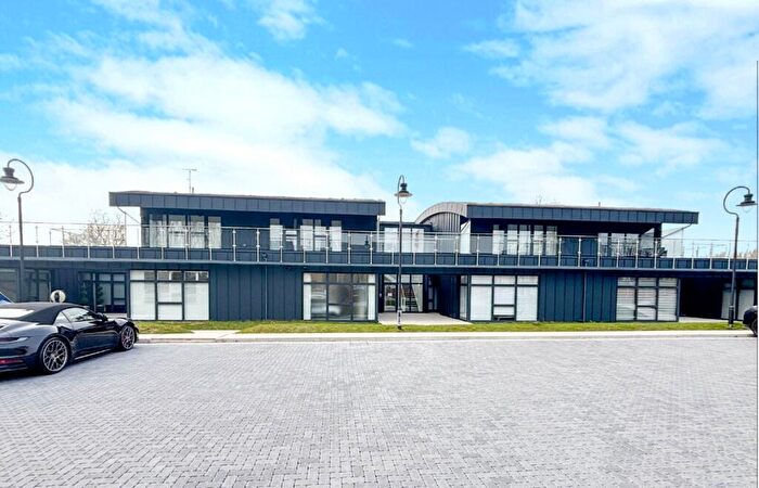 3 Bedroom Apartment For Sale In Great Warley Street, Great Warley, CM13