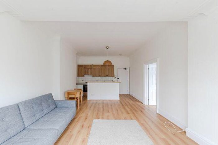 1 Bedroom Flat To Rent In Burgess Hill, West Hampstead, NW2