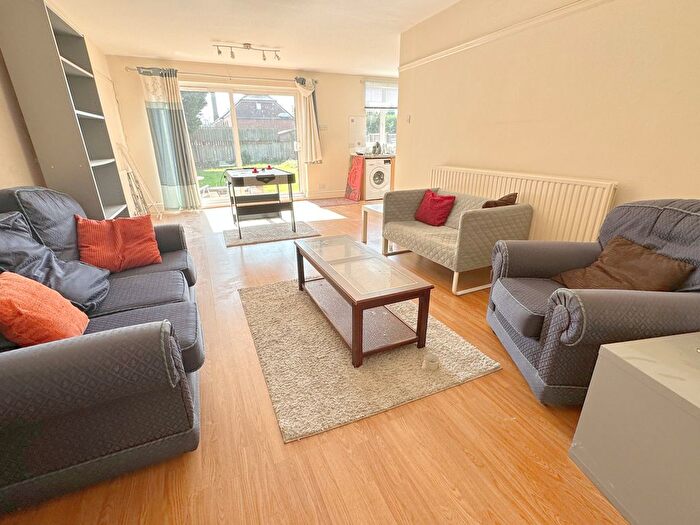5 Bedroom Detached House To Rent In Wollaton Road, Nottingham, NG8