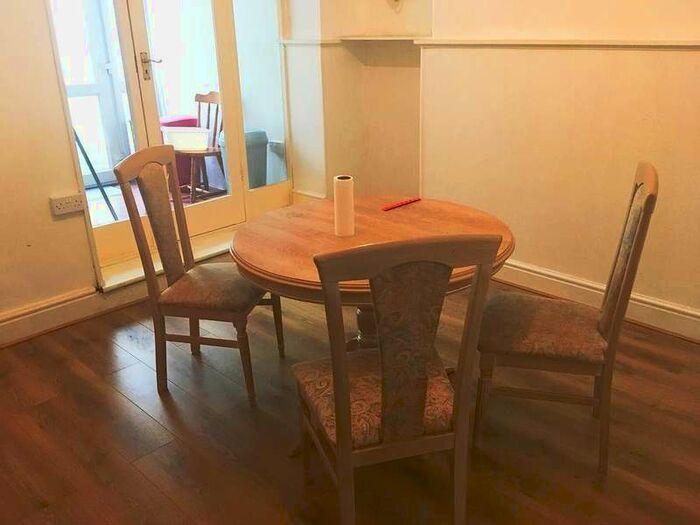 3 Bedroom Semi-Detached House To Rent In Cradock Street, Swansea, SA1