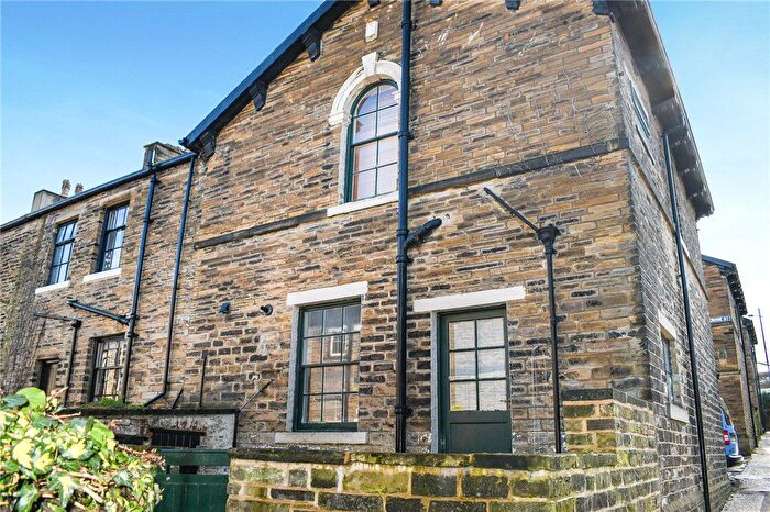 3 Bedroom End Of Terrace House To Rent In Katherine Street, Shipley, West Yorkshire, BD18
