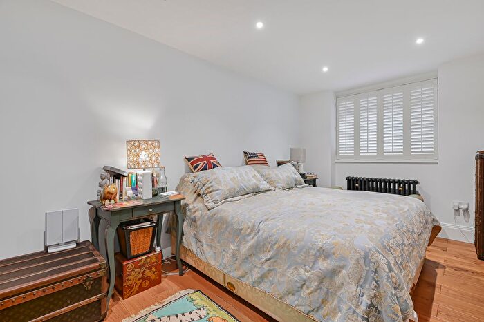 2 Bedroom Flat To Rent In Holland Villas Road, London, W14