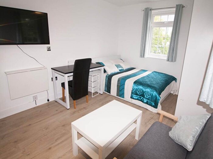 Studio To Rent In Woodland Way, Canterbury, Kent, CT2