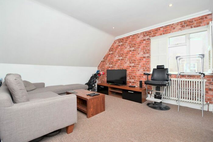 2 Bedroom Flat To Rent In High Street, Ruislip, Greater London HA4