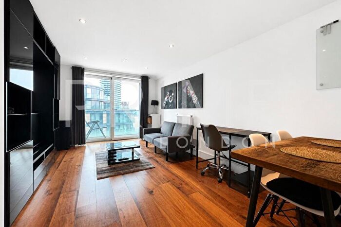 1 Bedroom Apartment For Sale In Duckman Tower, Lincoln Plaza, Canary Wharf, E14