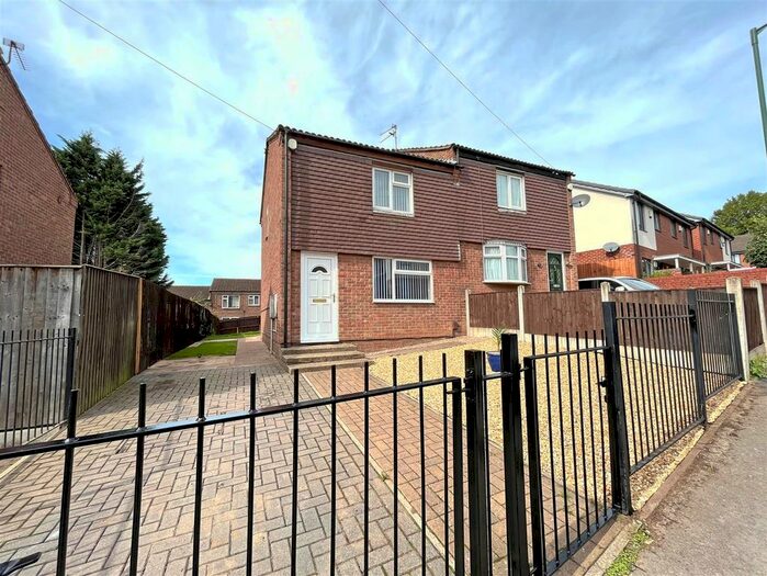 2 Bedroom Semi-Detached House To Rent In Magson Close, Stonebridge Park, Nottingham, NG3