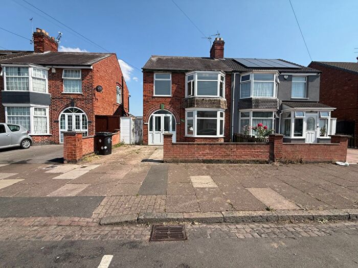 3 Bedroom Semi-Detached House To Rent In Kitchener Road, Leicester, LE5