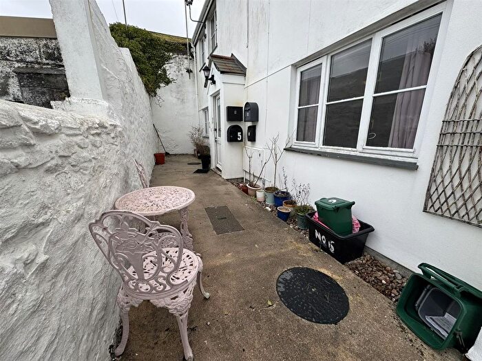 1 Bedroom Flat To Rent In Penpol Sidings, Hayle, TR27