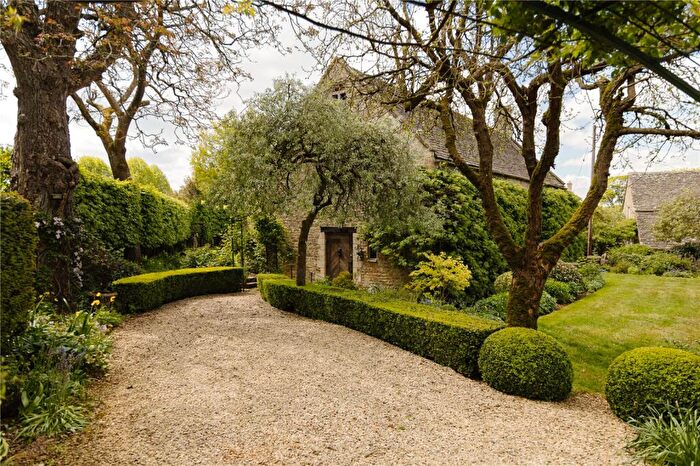 4 Bedroom Detached House For Sale In Taynton, Burford, Oxfordshire, OX18
