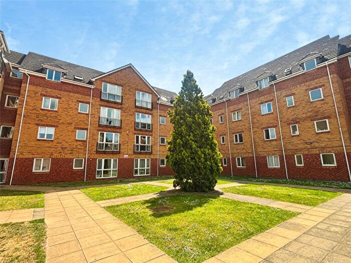 2 Bedroom Apartment For Sale In Oxford Road, Reading, Berkshire, RG30