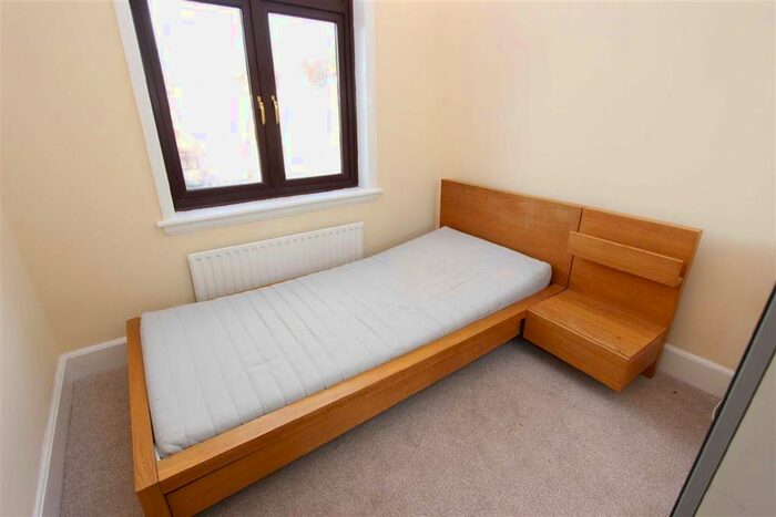 4 Bedroom Property To Rent In Tresco Gardens, Ilford, Essex IG3