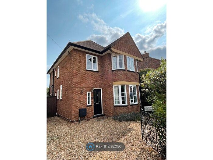 4 Bedroom Detached House To Rent In Park Road, Kempston, Bedford, MK42
