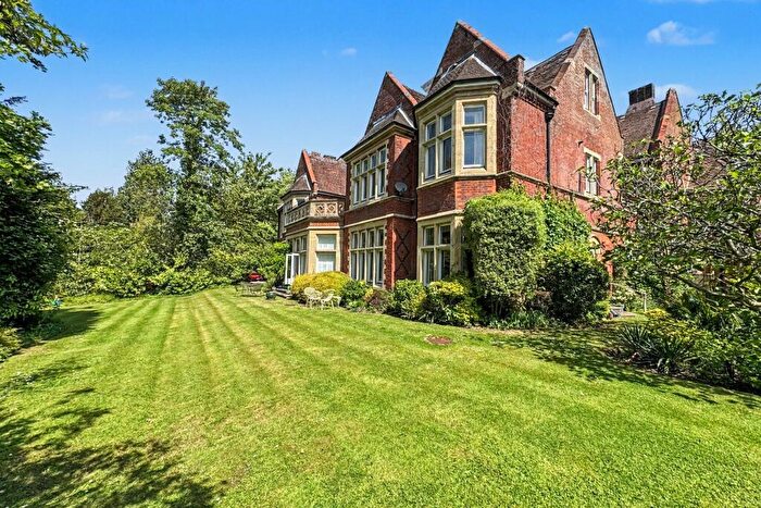 2 Bedroom Flat For Sale In Otterbourne, SO21