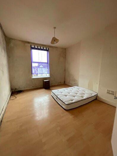 1 Bedroom Flat To Rent In Holly Lane, Smethwick, West Midlands, B67