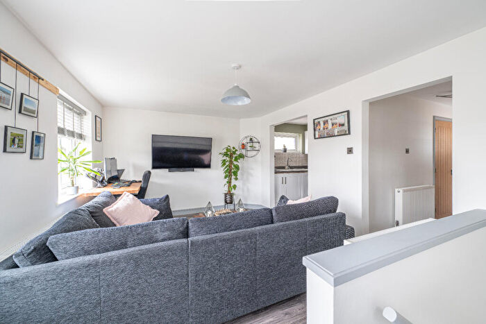 1 Bedroom Maisonette To Rent In Crosswell Close, Southampton, SO19