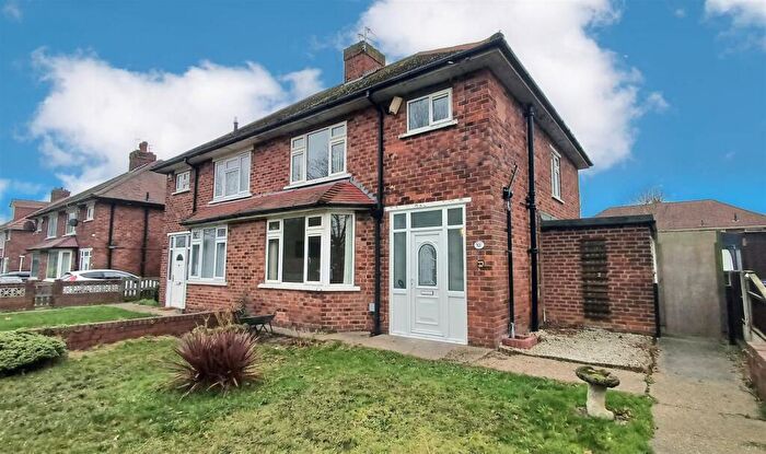 3 Bedroom Semi-Detached House To Rent In Lonsdale Avenue, Doncaster, DN2