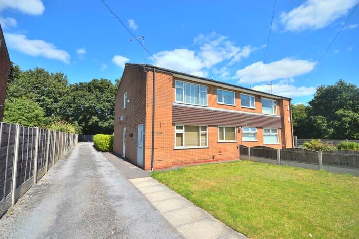 2 Bedroom Apartment To Rent In Stapleford Close, Sale, M33