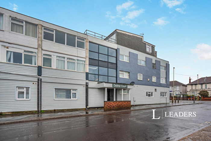 2 Bedroom Flat To Rent In Maytree Road, Fareham, Hampshire, PO16