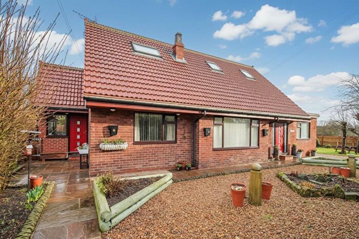 4 Bedroom Detached Bungalow For Sale In New Road, Old Snydale, Pontefract, WF7
