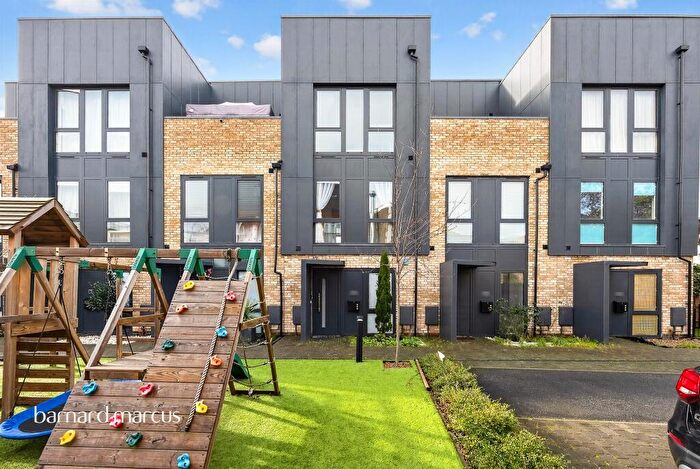 3 Bedroom Terraced House For Sale In South End, Croydon, CR0